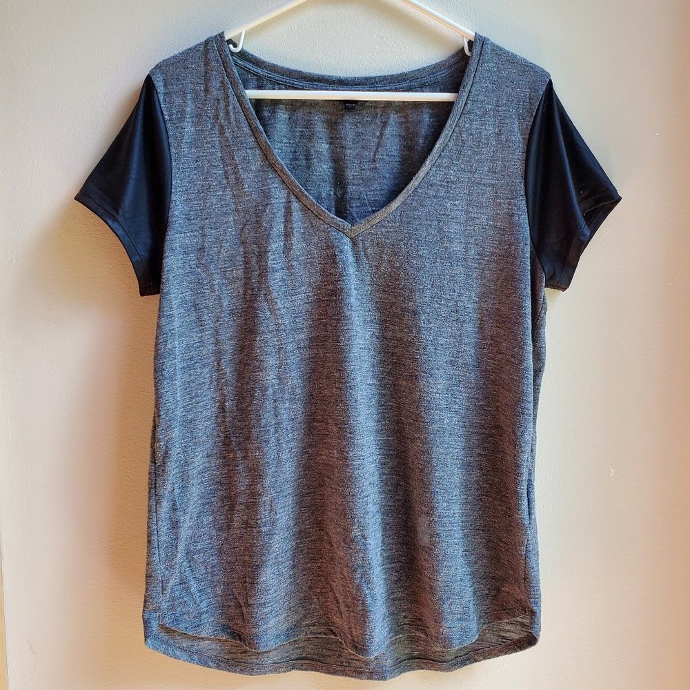 Guess Gray/Black Short Sleeve Jersey Size Large